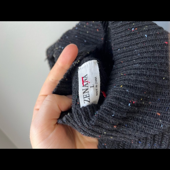 Zenana Outfitters Turtle Neck. - Picture 5 of 6